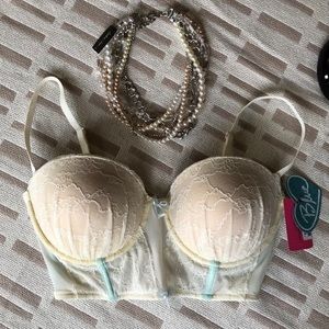 Betsy Johnson Intimates Pearl/Blue Bra Size 32D